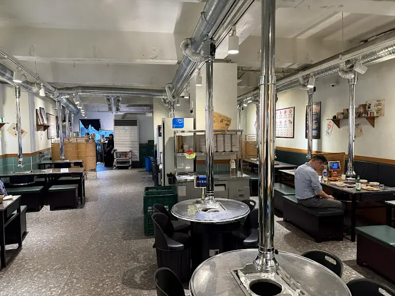 넓고 쾌적한 매장 내부