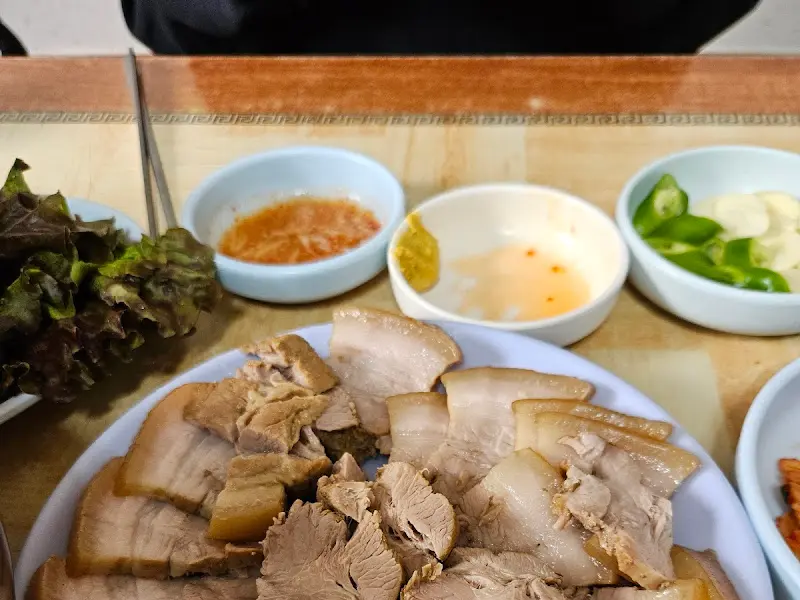 수육과 밑반찬