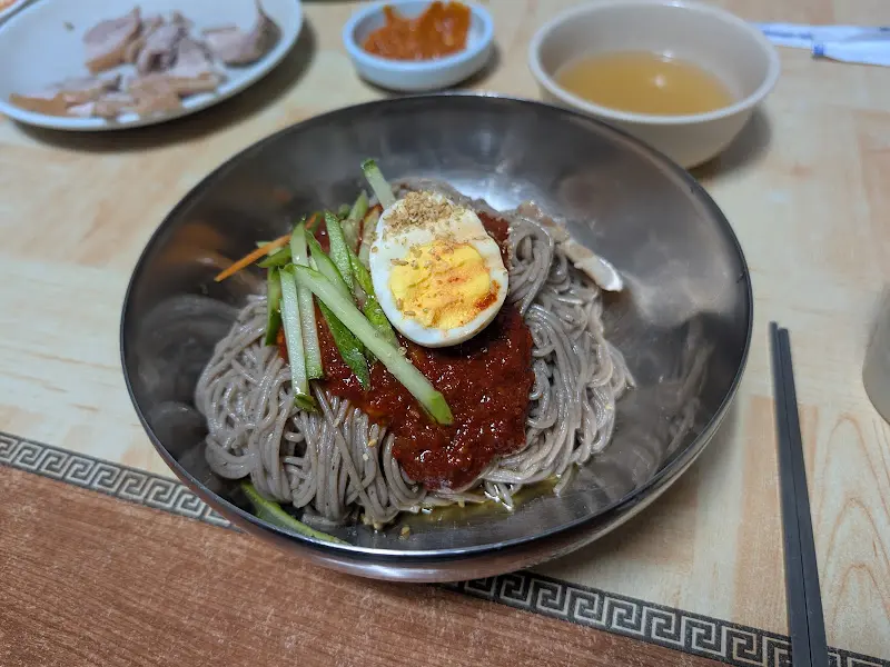 매콤한 비빔막국수