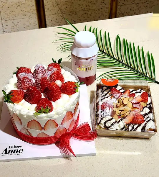 화려한 딸기 케이크