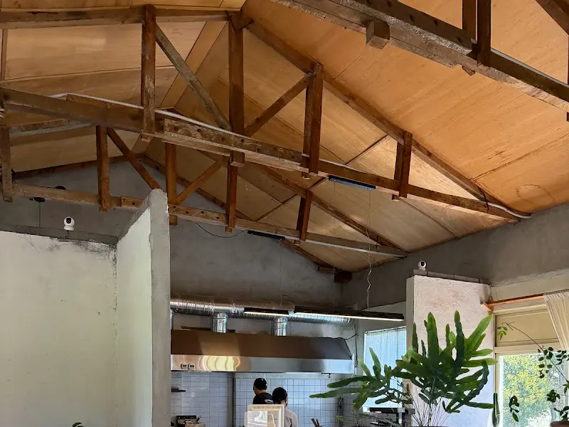 레스토랑 천장 구조