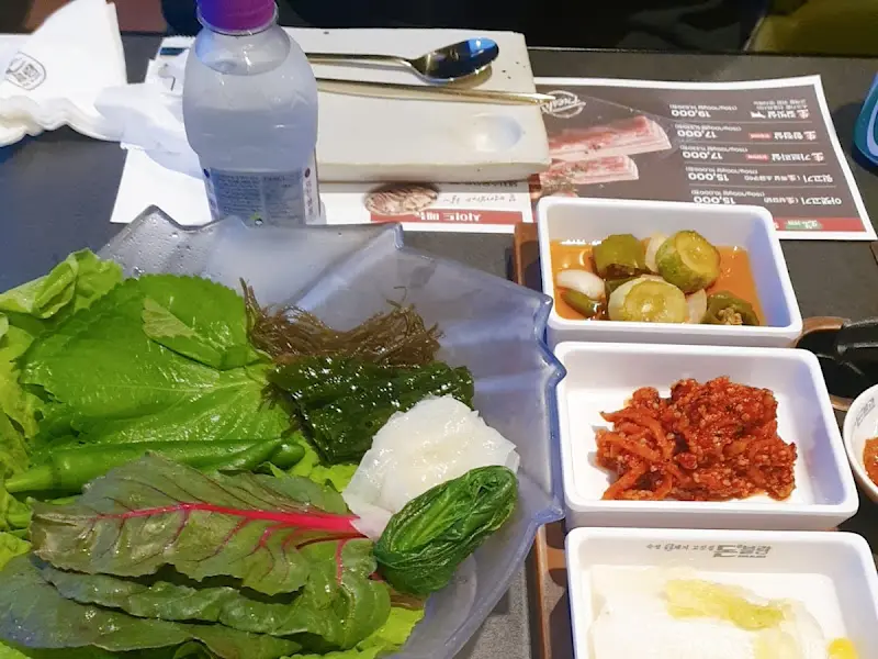 돈블랑 내부 인테리어