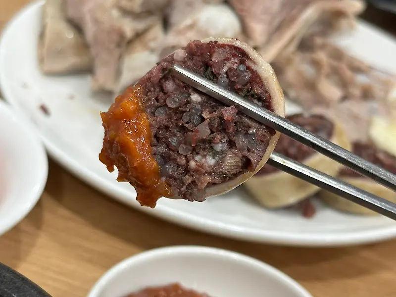 막창 순대 단면