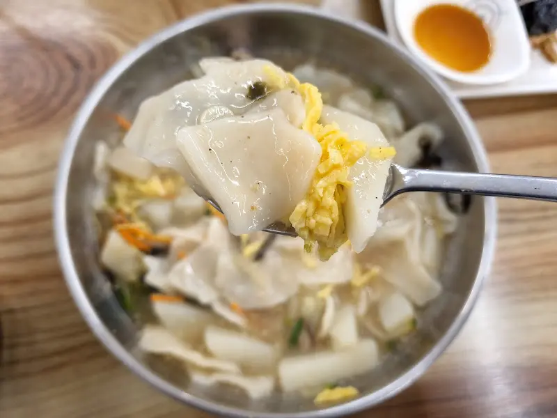 감자 손수제비 근접샷