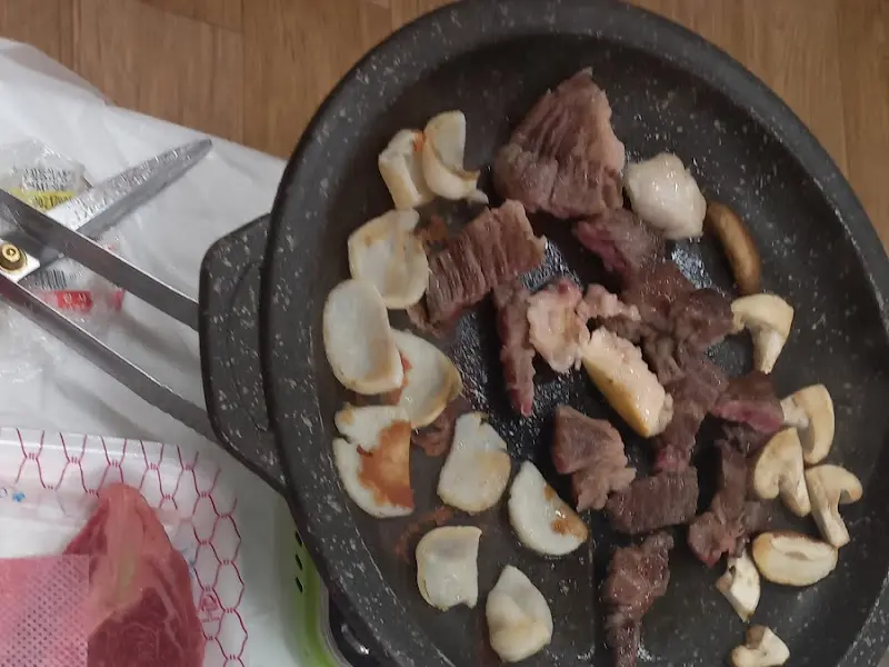 불판 위의 장흥삼합