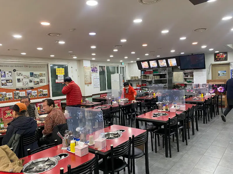 진원조닭한마리 내부