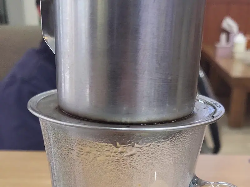 연유커피 추출 모습