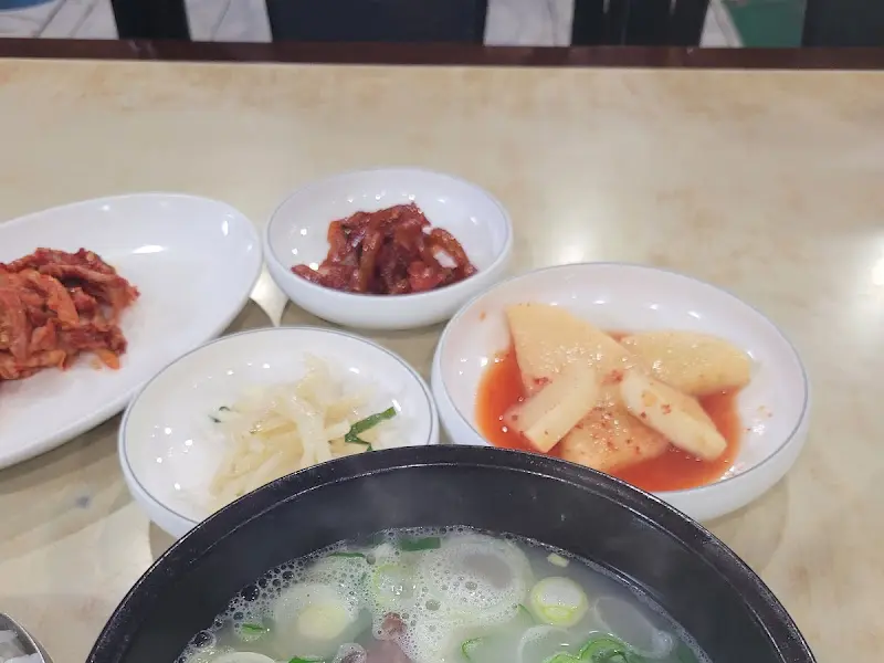 설렁탕과 깍두기