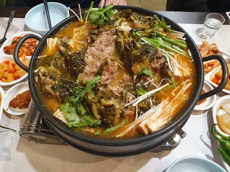 푸짐한 뼈다귀전골의 비주얼