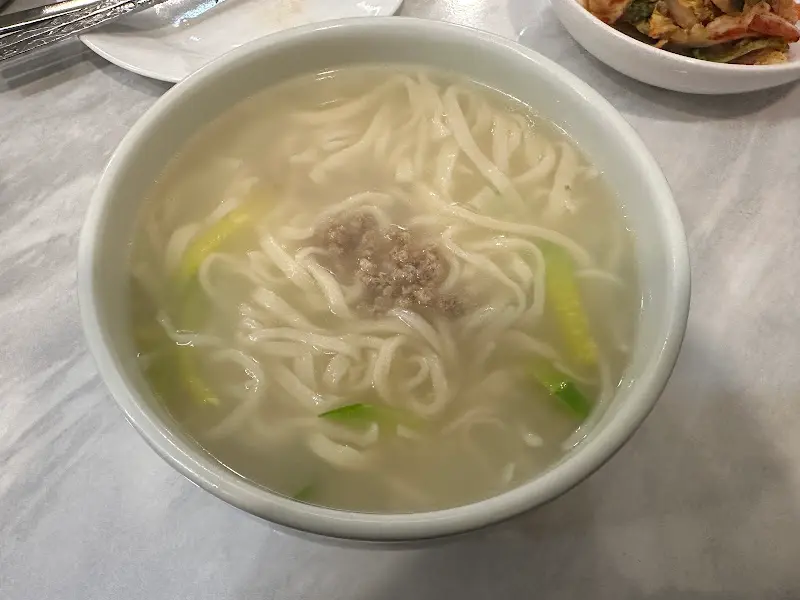 담백하고 깔끔한 국시