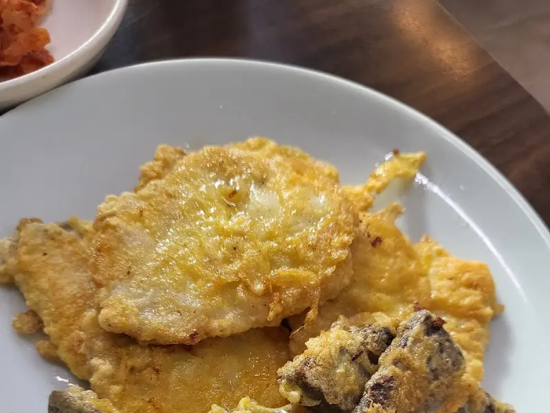 노릇노릇 맛있게 구워진 대구전