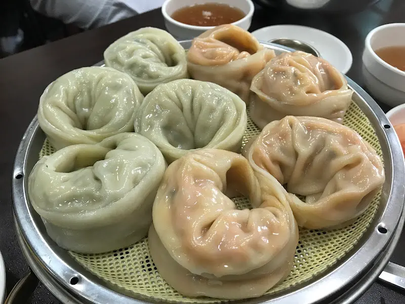 촉촉한 만두 반반