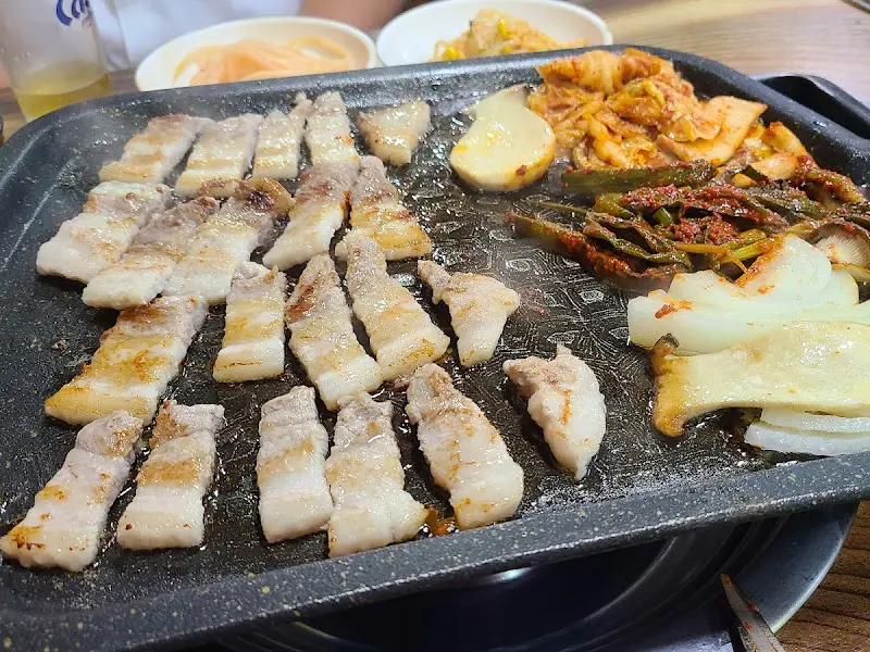 돼지방 삼겹살과 묵은지