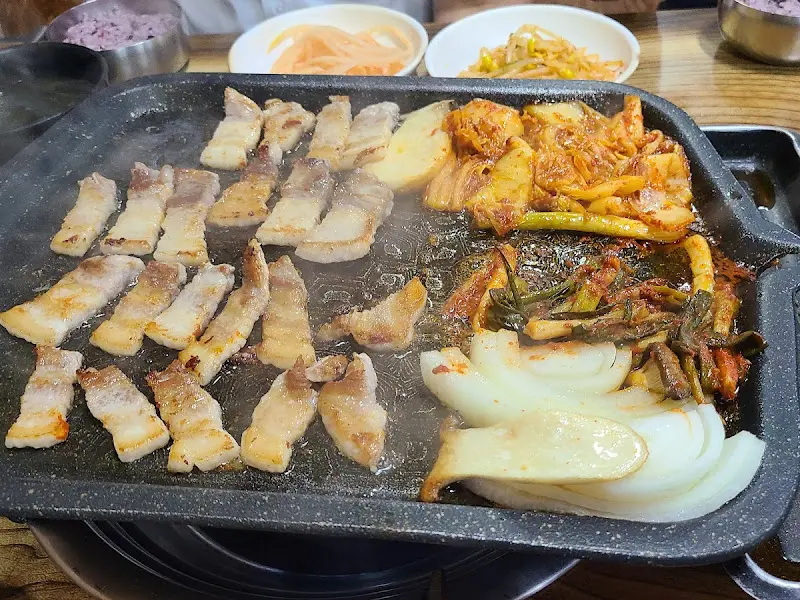 돼지방 묵은지 김치찜