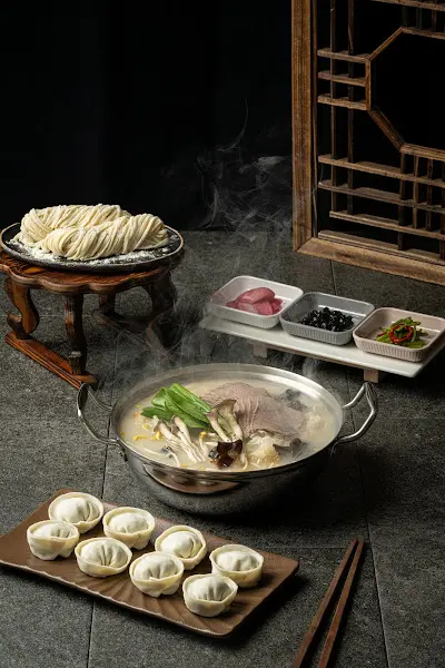 소고기 샤브칼국수와 만두