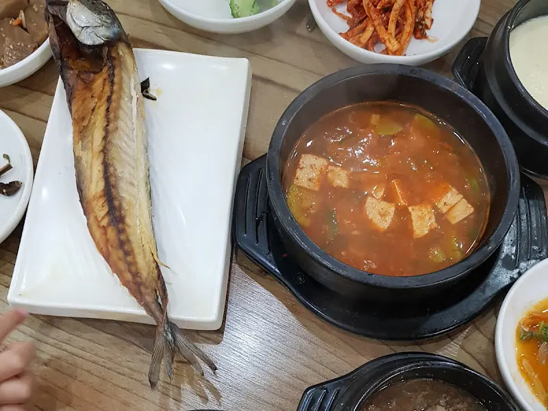 고등어구이와 된장찌개