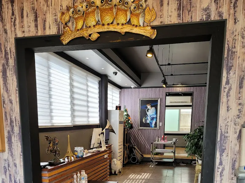 식당 내부 인테리어.