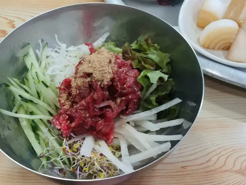 육회비빔밥 비빔 전