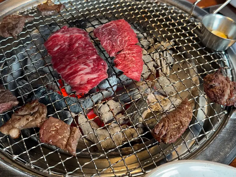 숯불에 구워 먹는 한우