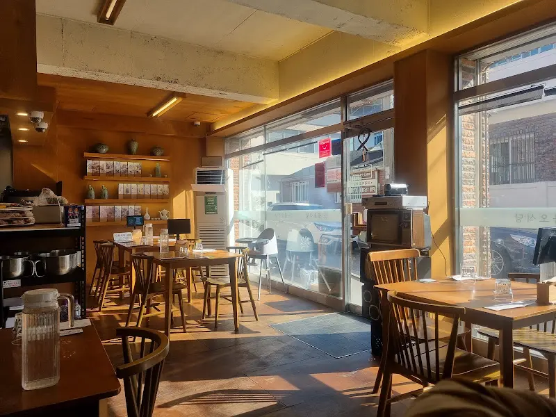 장성 식당 내부