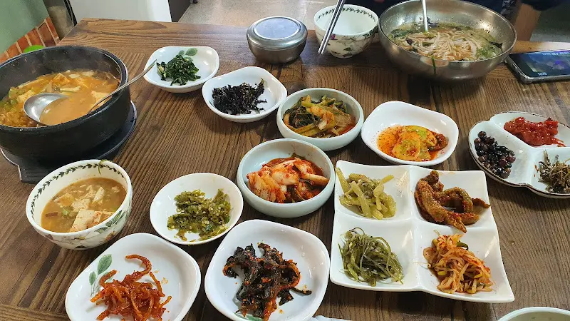 두부찌개와 반찬