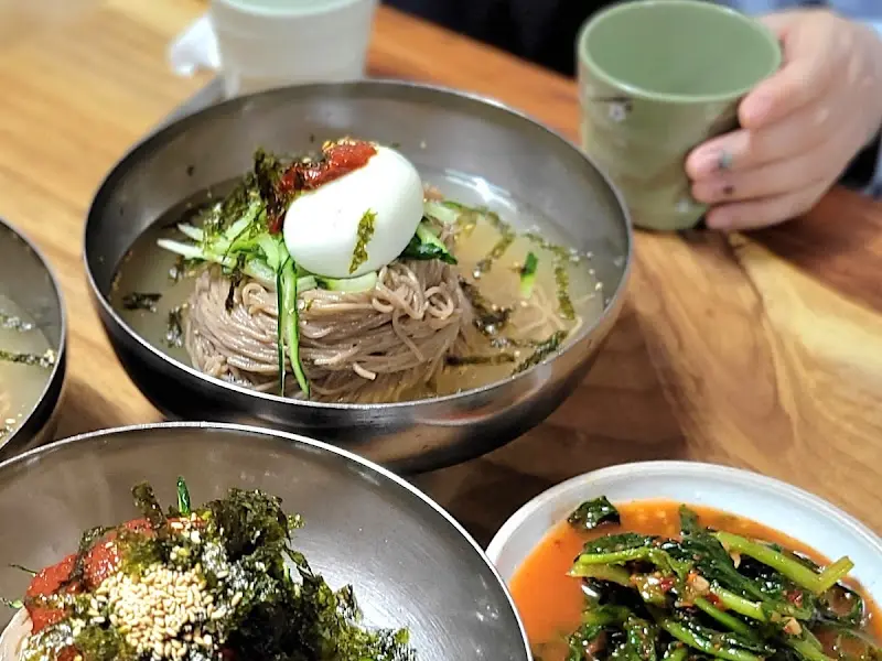 막국수 한 상 차림