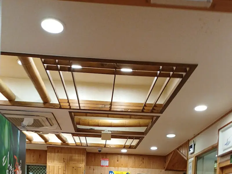 식당 천장 인테리어