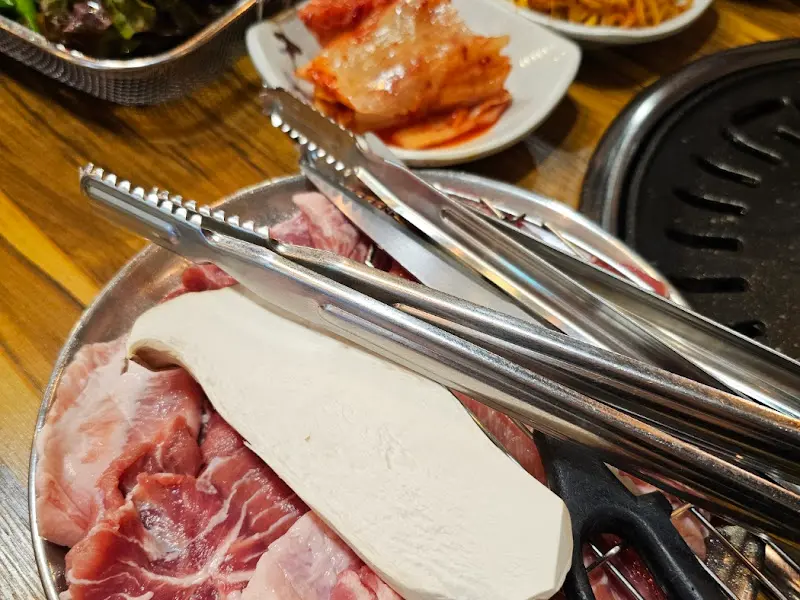 낭기뒷고기의 푸짐한 한 상 차림