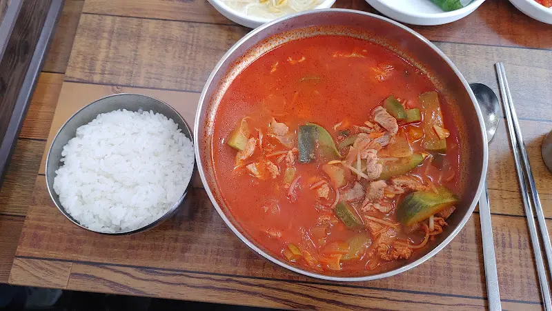 밥과 함께 먹는 애호박찌개국밥