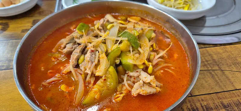 푸짐한 애호박찌개국밥