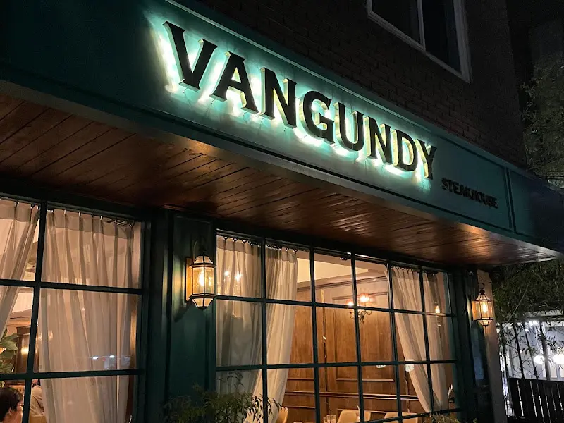 벤건디 스테이크하우스 외관