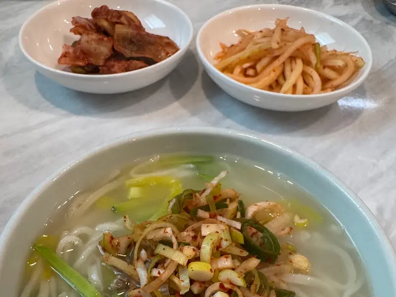 국시와 곁들임 반찬