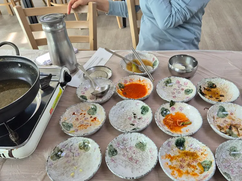 돌hof 깨끗하게 비운 테이블