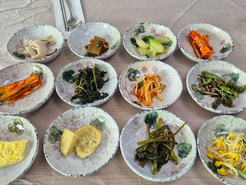 돌hof 다양한 밑반찬