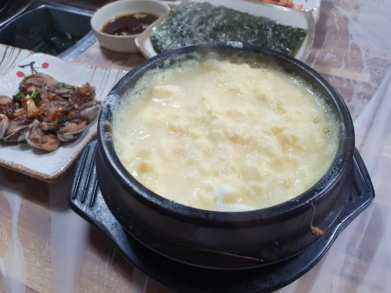 몽글몽글한 계란찜의 클로즈업