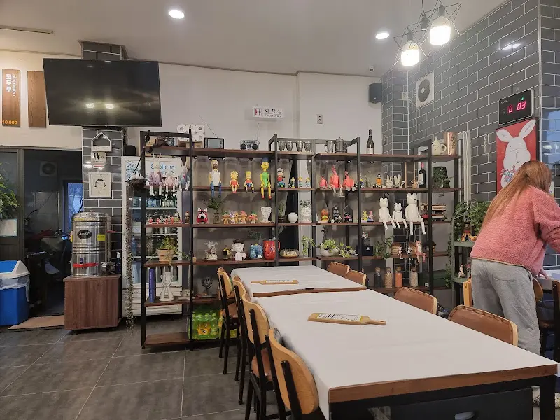 별빛순두부 식당 내부 소품