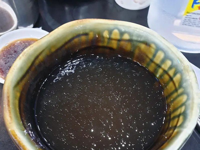 깊고 풍부한 맛의 모밀 육수