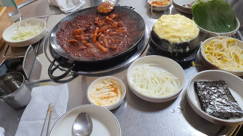 쭈꾸미 볶음 한 상 차림