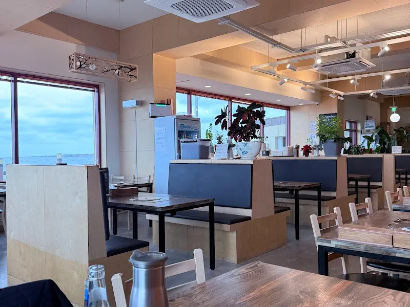 깔끔한 식당 내부