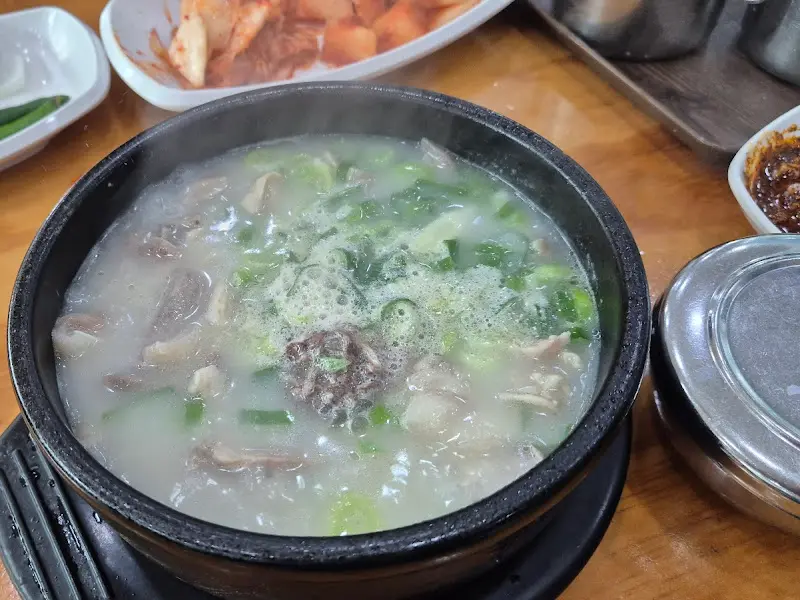 털보네순대국 순대국 전체샷