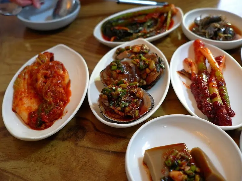 다채로운 밑반찬 클로즈업