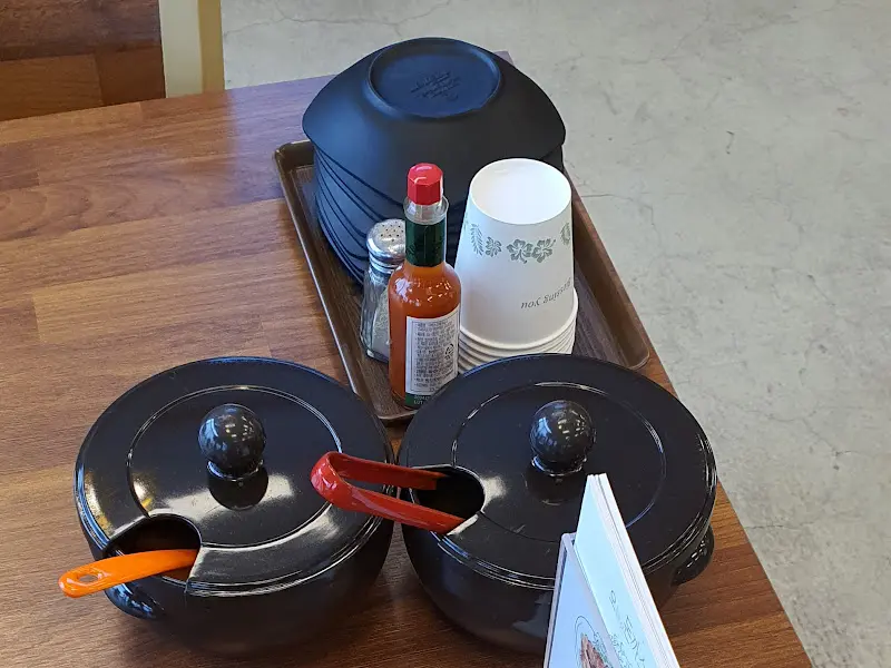 혜화동 돈까스 테이블 세팅