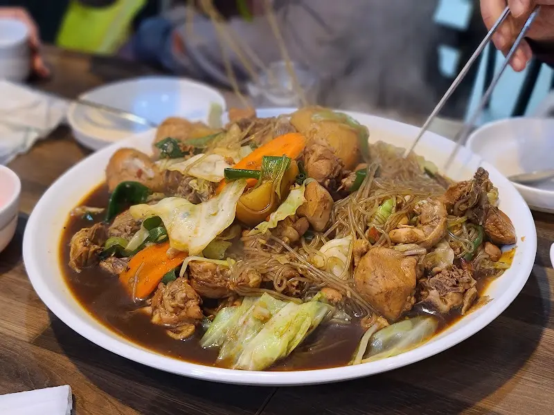 푸짐한 찜닭 한상차림