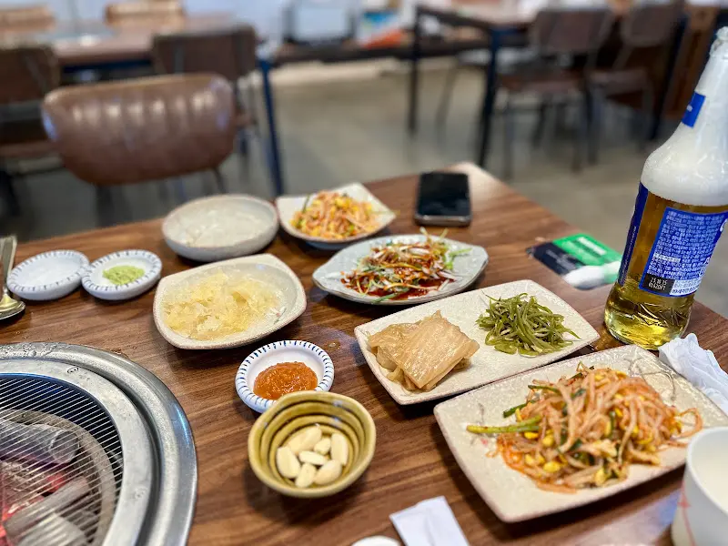 정갈하게 차려진 밑반찬