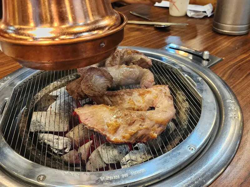 불판 위의 고기