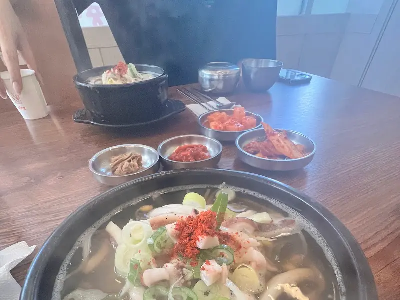 넷길이콩나물국밥 내부