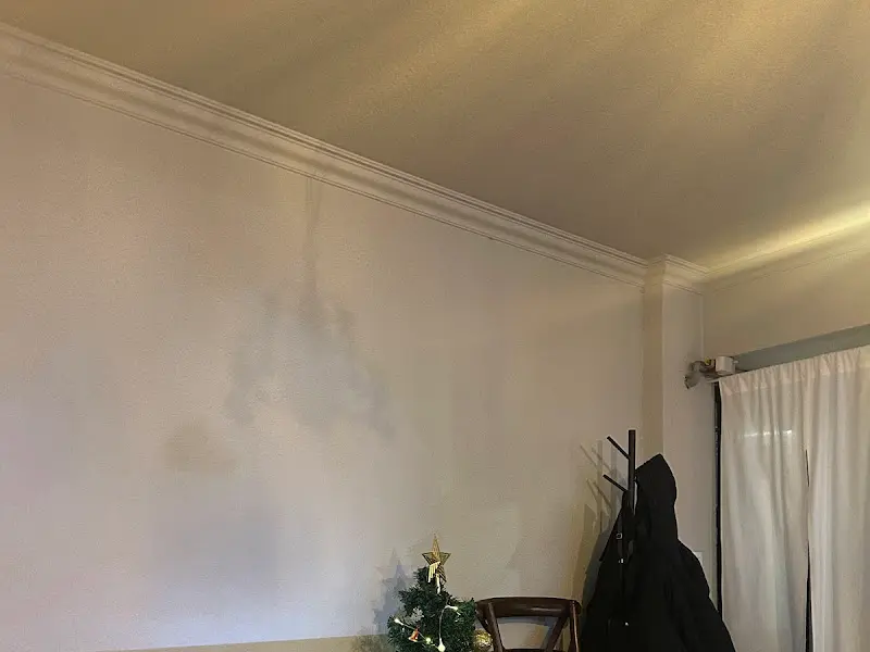 깔끔한 인테리어의 벽면