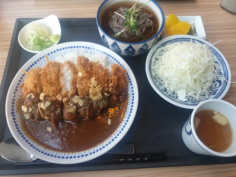 카레 돈가스 정식과 미니 냉모밀