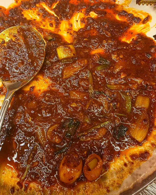 밥에 비벼 먹으면 더욱 맛있는 낙지볶음