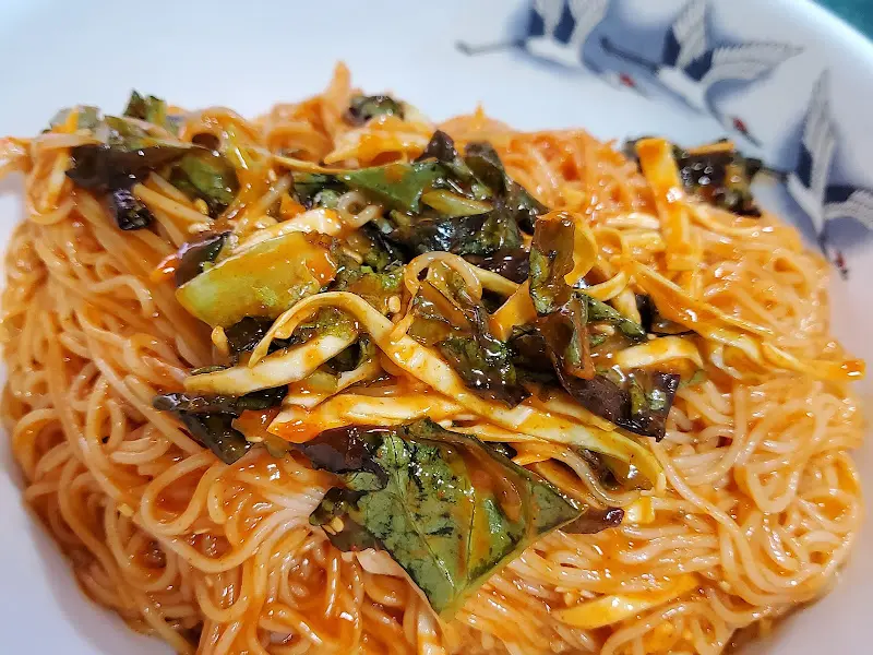 희망휴게실 비빔국수 확대샷